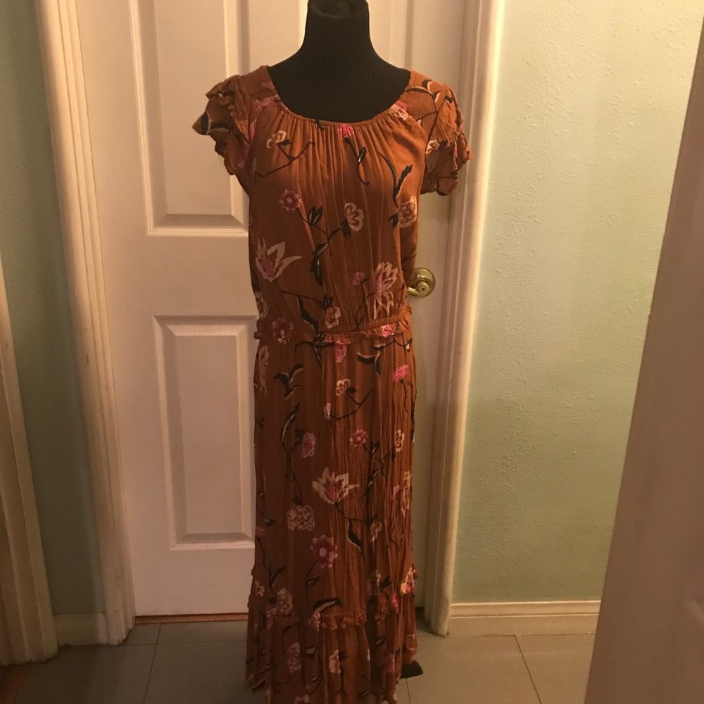 Universal Thread Maxi Dress Size Large, Very Good Condition Only Worn Once